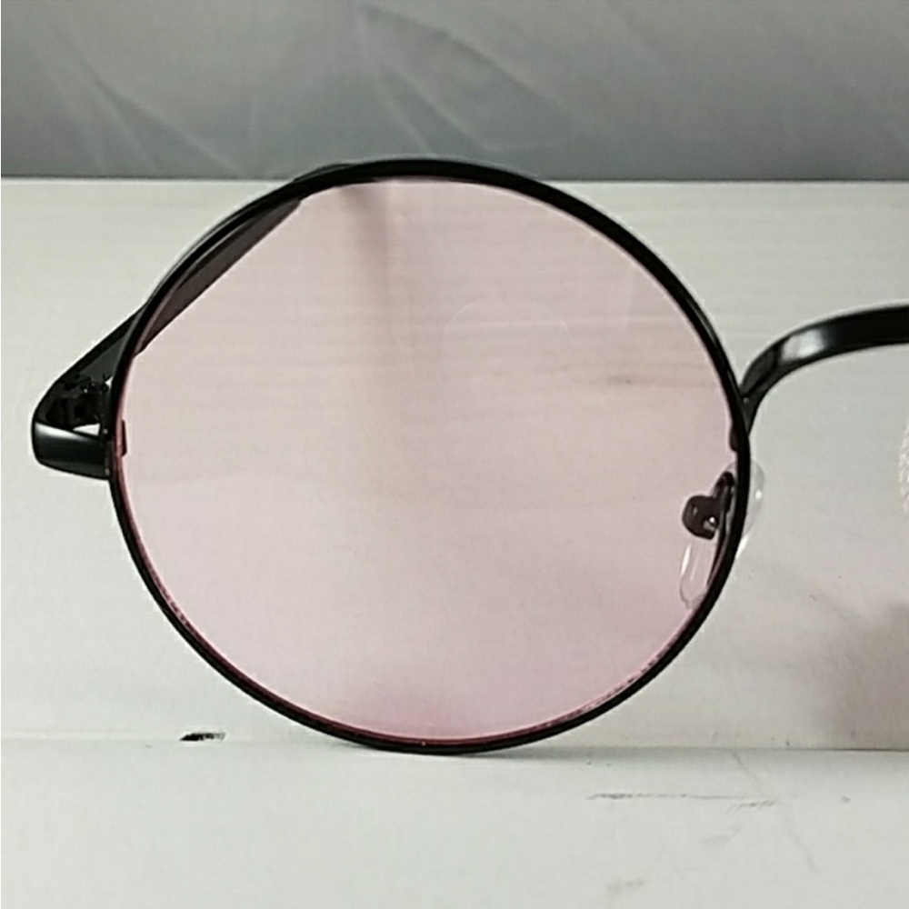 Round Yellow Lens with Rose Gold Frame Sunglasses. - Picture 4 of 13